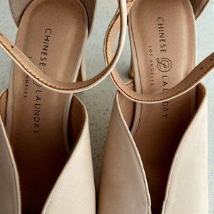 CHINESE LAUNDRY- Suede Cream Peeptoes